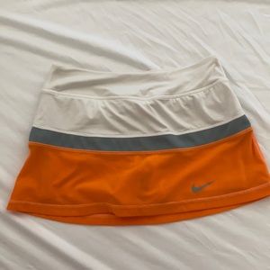 Nike tennis skirt (size S)